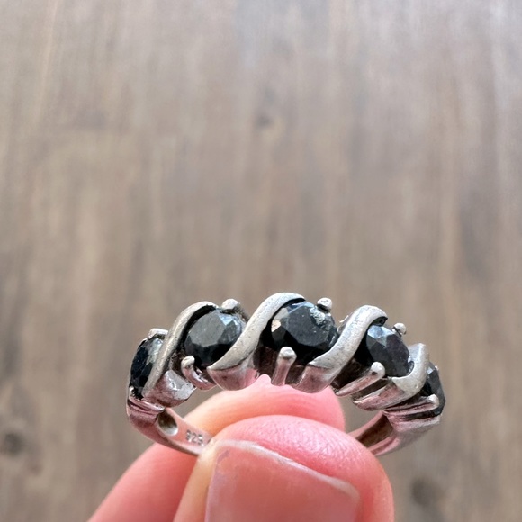 Sterling silver 925 Ring with Sapphires 5 stones $250 - Picture 3 of 4